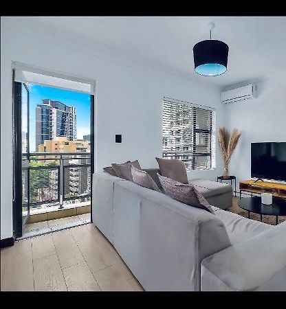 2 Bedroom 2 Bath Luxury - Sandton Cbd Johannesburg Exterior foto