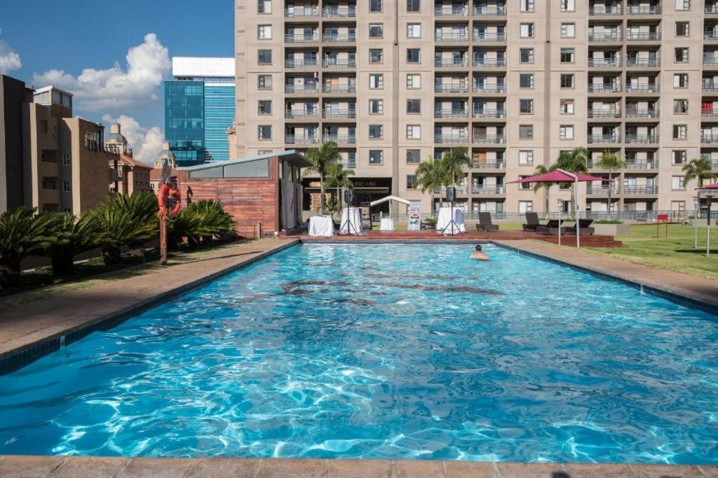 2 Bedroom 2 Bath Luxury - Sandton Cbd Johannesburg Exterior foto